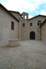 Cortile Interno - Ex Convento di Santa Croce - Sant`Anatolia di Narco